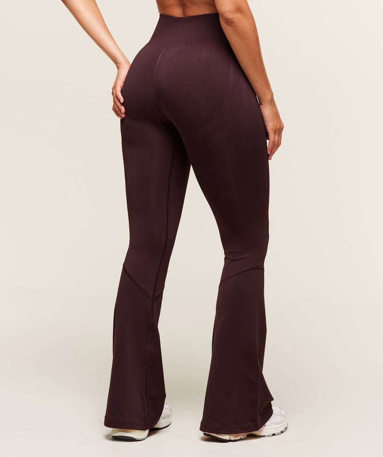 Everyday Seamless Flared Leggings